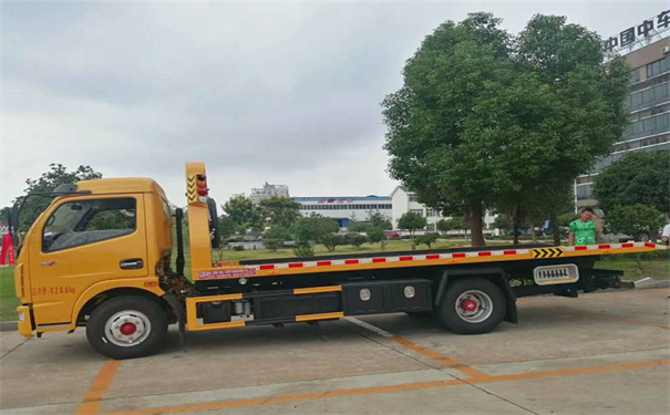 哈密定远24小时拖车救援电话号码，定远道路救援公司怎么收费的